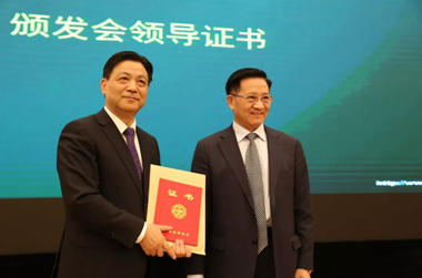 江華當(dāng)選中國醫(yī)師協(xié)會(huì)美容與整形醫(yī)師分會(huì)新一屆會(huì)長